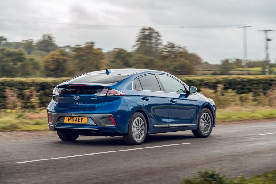  Hyundai IONIQ electric (AE) 2019 года  (UK) (фото 33 из 37)